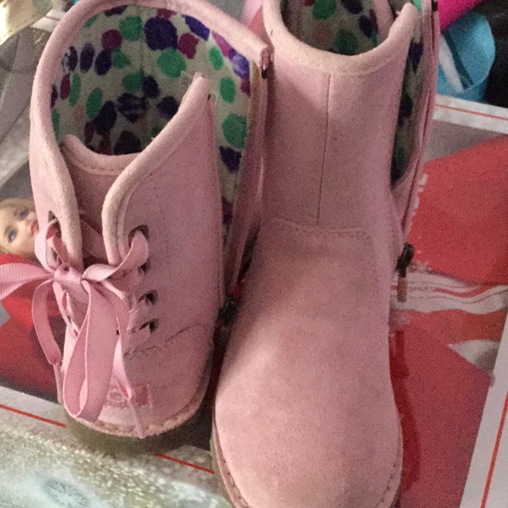 Little Girls Ugg Boots, Size 9, Pink